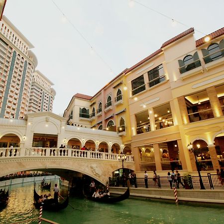 Maxstays - Max Style @ The Venice Residences Taguig Exteriör bild