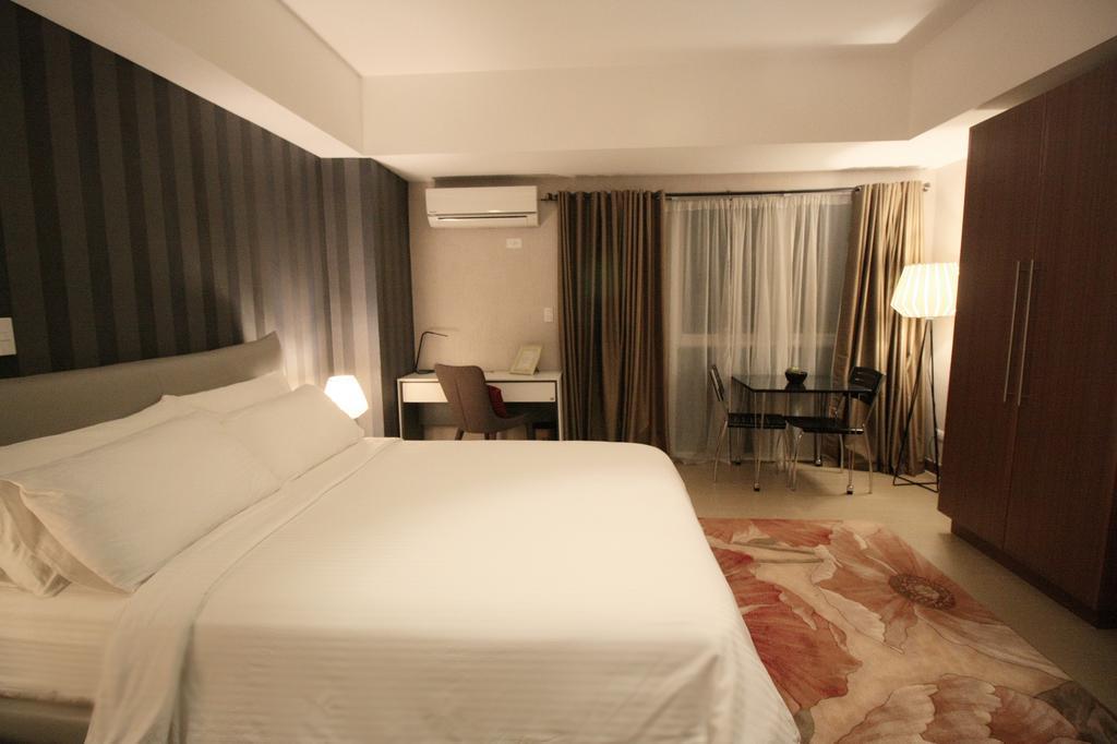 Maxstays - Max Style @ The Venice Residences Taguig Exteriör bild