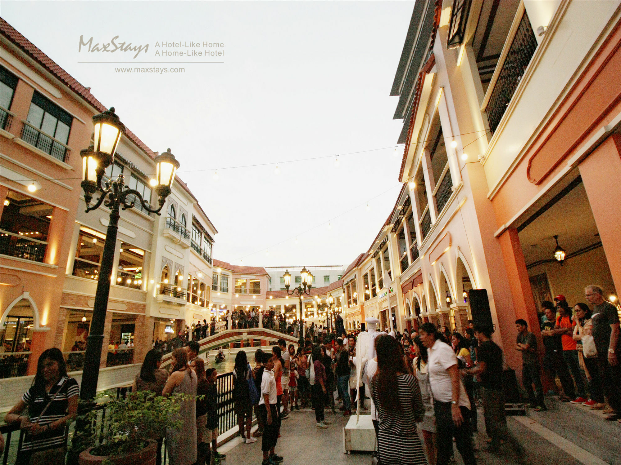 Maxstays - Max Style @ The Venice Residences Taguig Exteriör bild